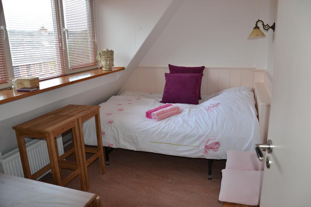 B&B Macbed Checkin-Time 1700-1800 Or Request Before You Book Alkmaar Exterior photo
